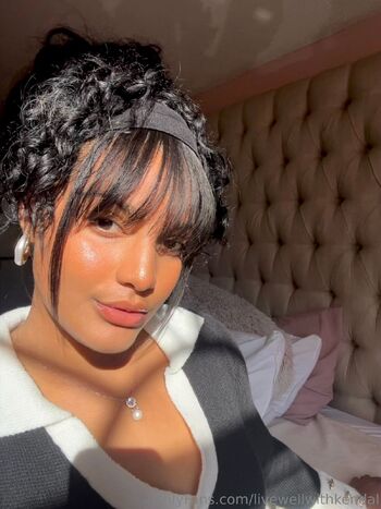 Kenda / livewellwithkendal nude photo #25