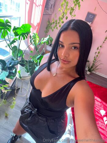Kenda / livewellwithkendal nude photo #28