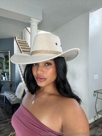 Kenda / livewellwithkendal nude photo #31