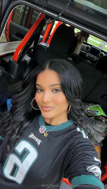 Kenda / livewellwithkendal nude photo #36