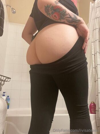 Naughty Liv / livisatease nude photo #20