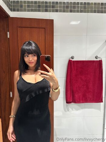 Olivia / livvycherry nude photo #3