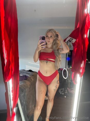 Livy Roselis / livyroselise nude photo #26