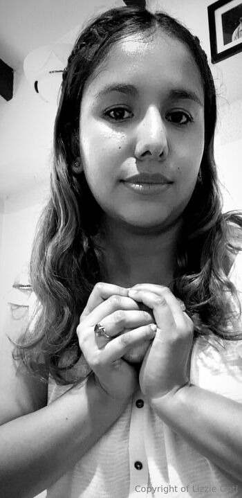 L i z z i e / lizgoti nude photo #1