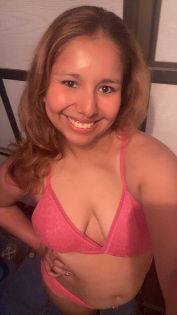 L i z z i e / lizgoti nude photo #3