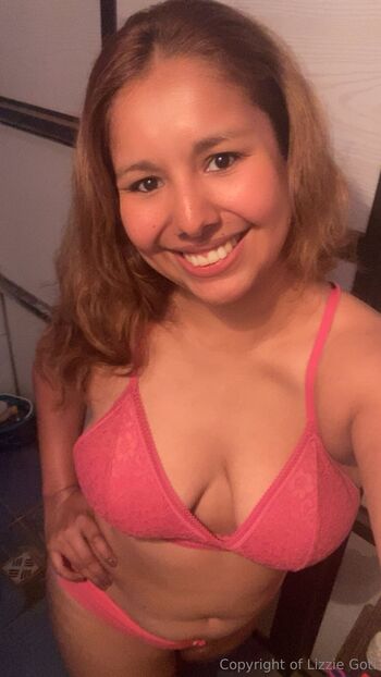 L i z z i e / lizgoti nude photo #4