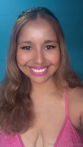 L i z z i e / lizgoti nude photo #11