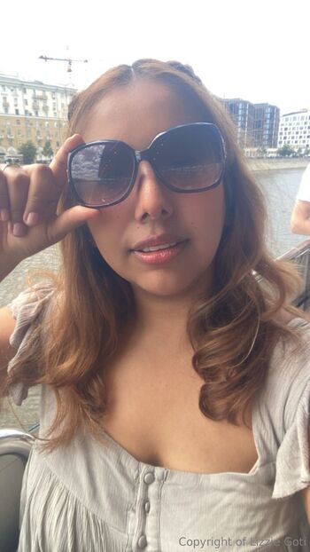 L i z z i e / lizgoti nude photo #16