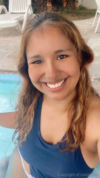 L i z z i e / lizgoti nude photo #23