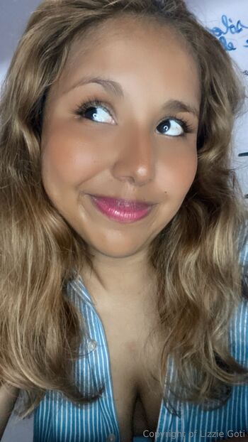 L i z z i e / lizgoti nude photo #30