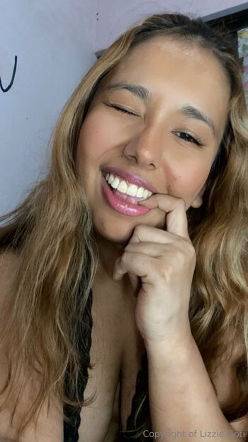 L i z z i e / lizgoti nude photo #36