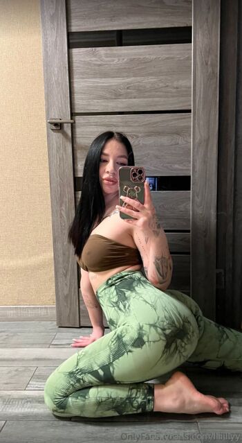 Lily / lliiillyy nude photo #13