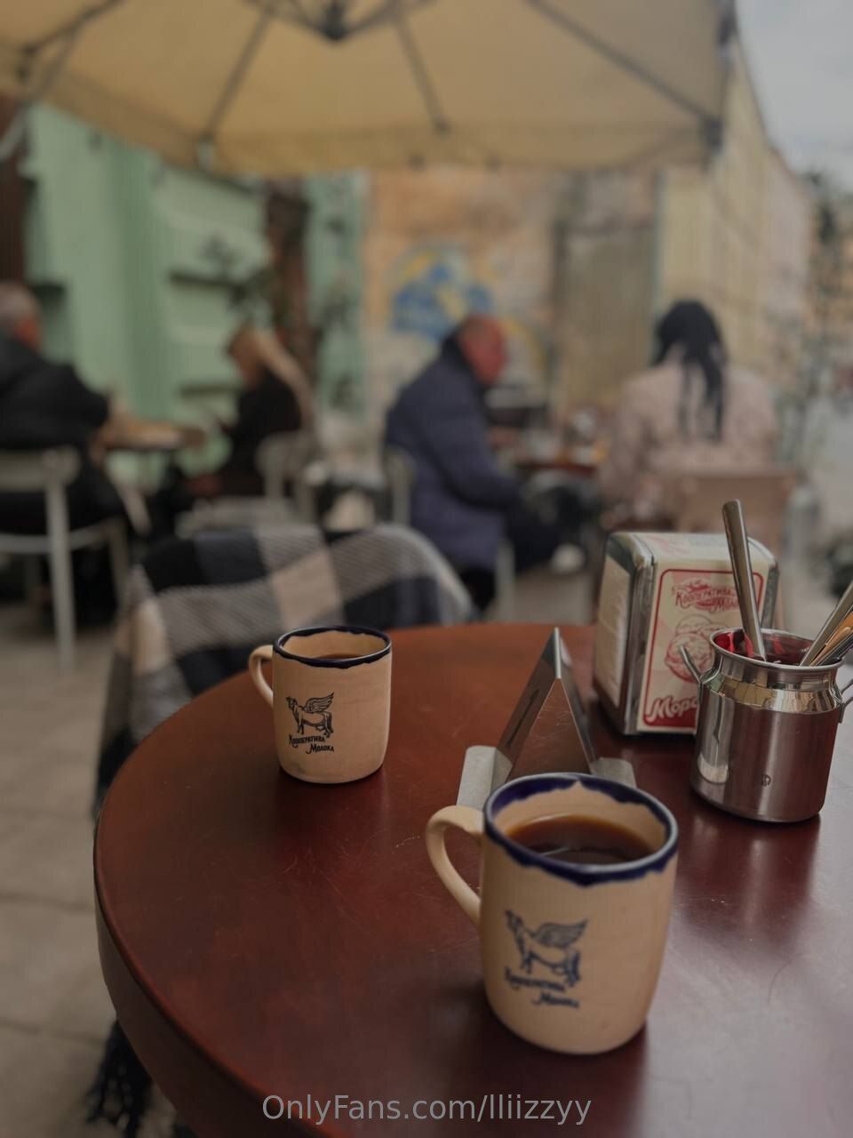 Lizzy / lliizzyy nude photo #27