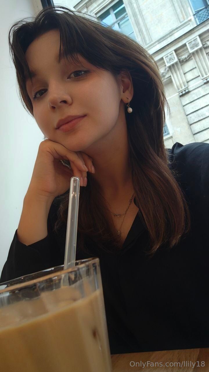 Lily / llily18 nude photo #11