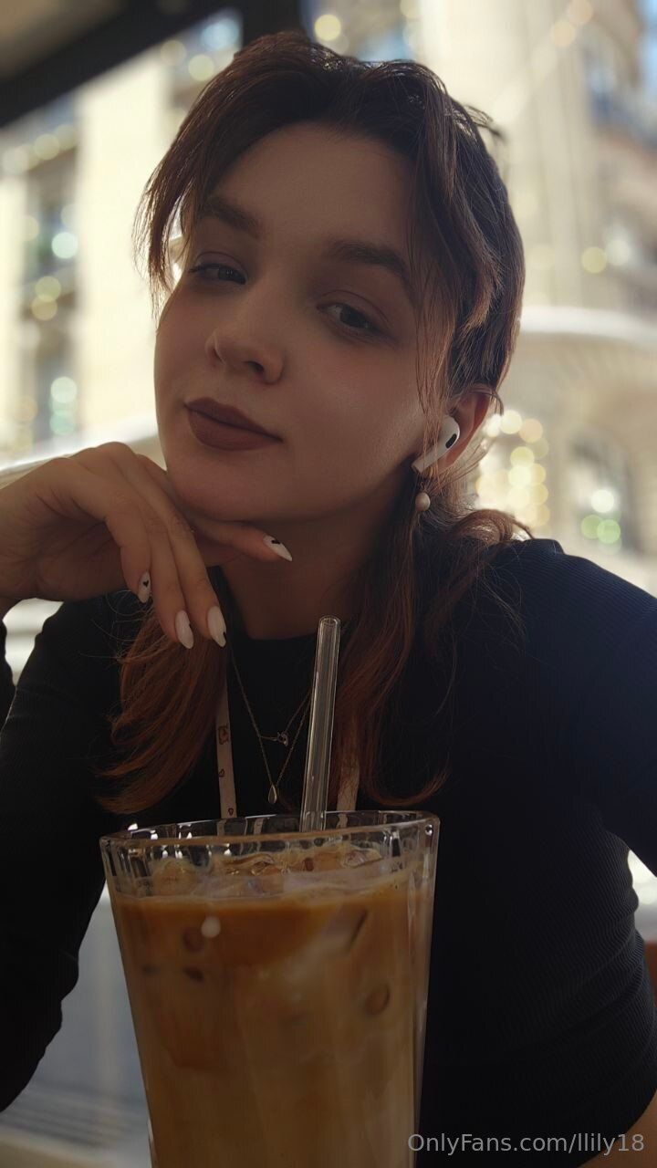 Lily / llily18 nude photo #17