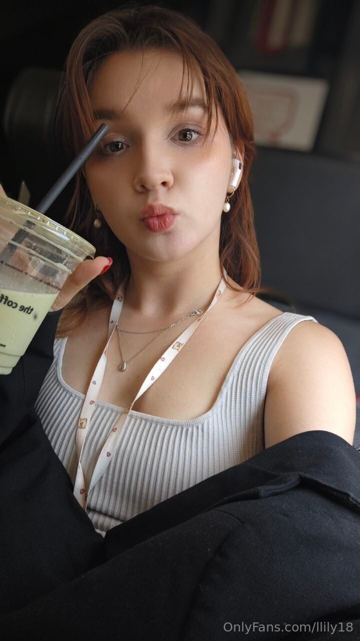 Lily / llily18 nude photo #26