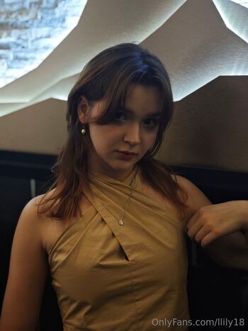 Lily / llily18 nude photo #31