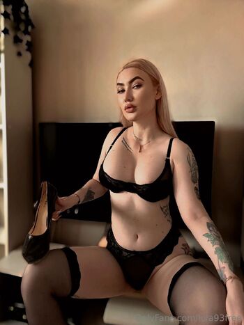 Lol / lola93free / yummymiha / miha_babe93 / mihaela.lolita nude photo #3