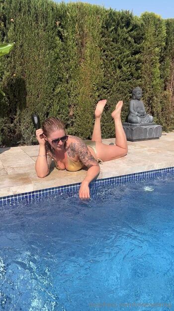 Lola Eastkin / lolaeastking nude photo #32