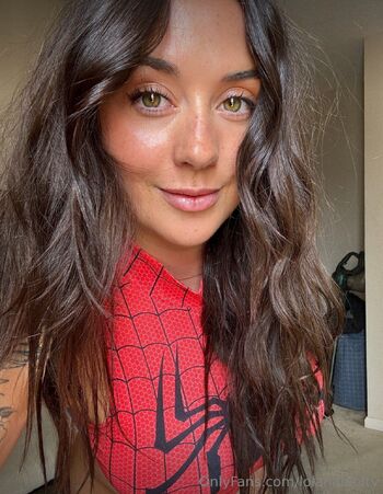 Lola / lolahaleoftv nude photo #1