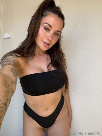 Lola / lolahaleoftv nude photo #9