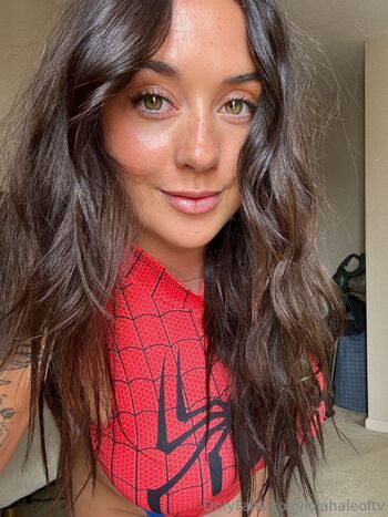 Lola / lolahaleoftv nude photo #22