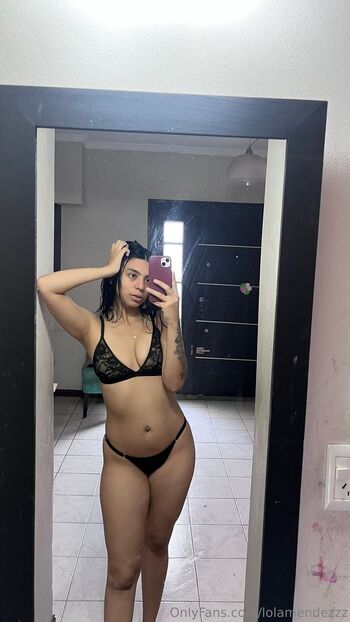 Lola mende / lolamendezzz nude photo #1