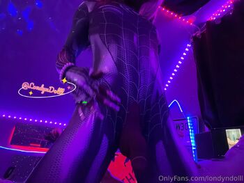 OnlyFans / londyndollll nude photo #14
