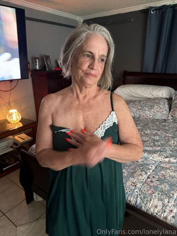 Lana / lonelylana nude photo #16