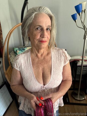 Lana / lonelylana nude photo #20