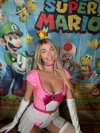 Lorina Jane / lorinajanefree nude photo #16