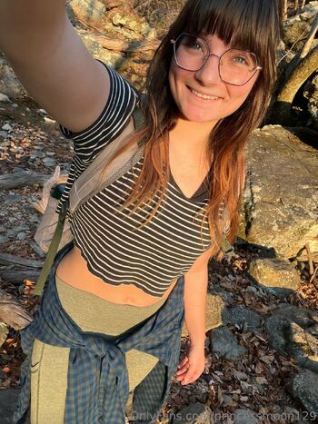 Fae / lostfaeskates nude photo #18