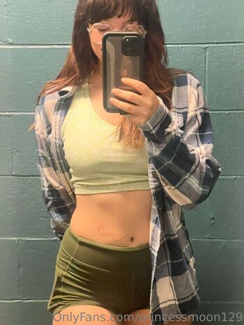 Fae / lostfaeskates nude photo #28