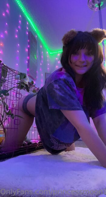 Fae / lostfaeskates nude photo #32