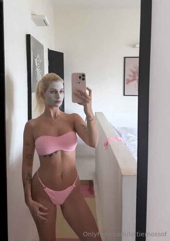 Lottie Mos / lottiemossof nude photo #7