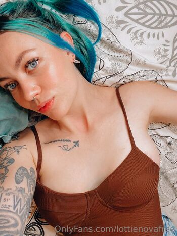 Lottie Nova / lottienovafree / thelottienova nude photo #16