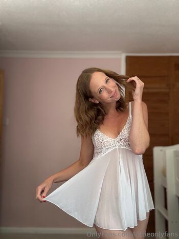Lotti / lottieonlyfans nude photo #15