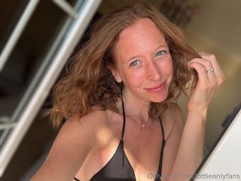 Lotti / lottieonlyfans nude photo #35