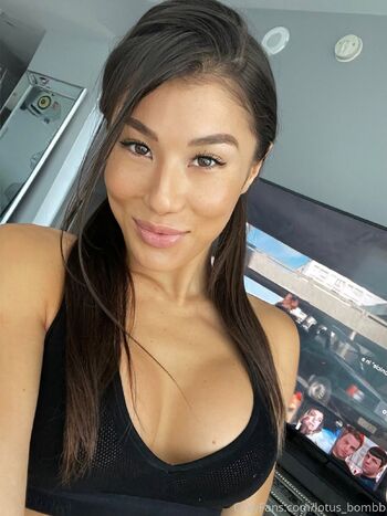 Lotus / lotus_bombb / lotusbombb nude photo #20
