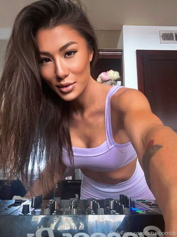 Lotus / lotus_bombb / lotusbombb nude photo #34