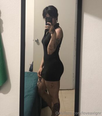 Gre / loveaxlgnr nude photo #2
