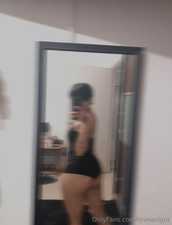 Gre / loveaxlgnr nude photo #3