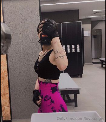 Gre / loveaxlgnr nude photo #14