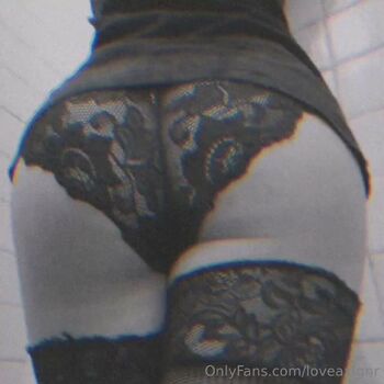 Gre / loveaxlgnr nude photo #31