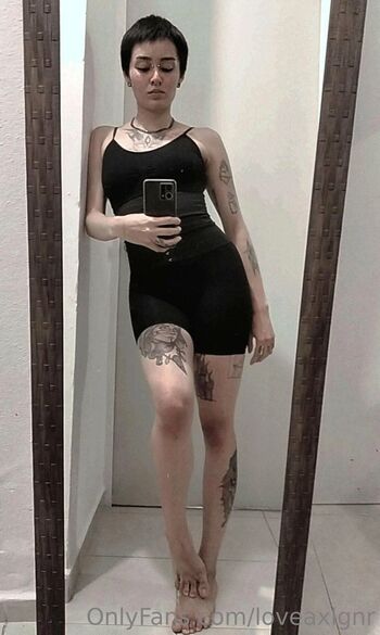 Gre / loveaxlgnr nude photo #36