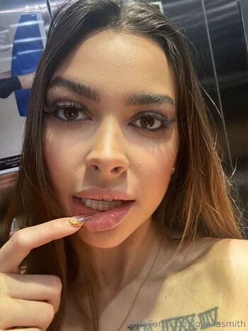 LoveLiaSmith / loveliasmith nude photo #3