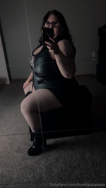 Lyssa Lov / lovelyssaxoxo nude photo #8