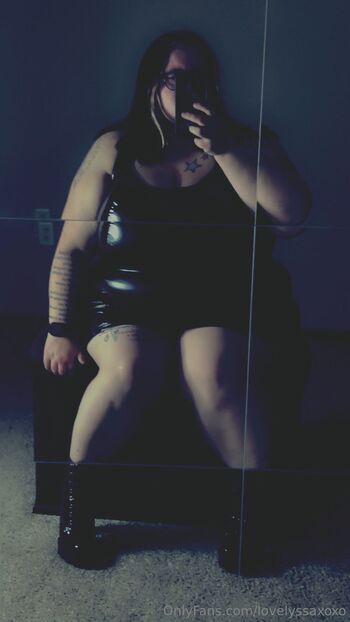 Lyssa Lov / lovelyssaxoxo nude photo #10