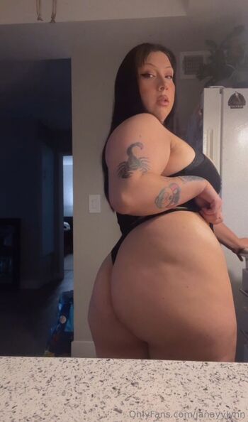 Nalgona / lovelyxxxlynn / janaygamboa nude photo #24