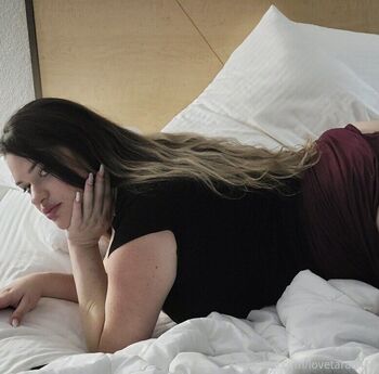 Tara Natural Huge boobs free pag / lovetara3456 nude photo #15